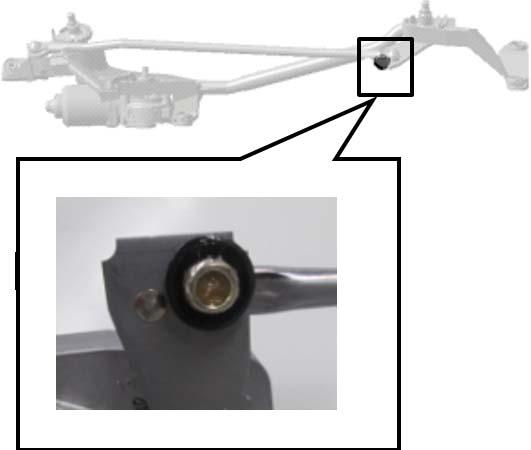 Page 3 of 10 SR 16 009 4. Use a rag to clean dirt and grease off of the lever ball pin and rubber seal. Lever ball pin!