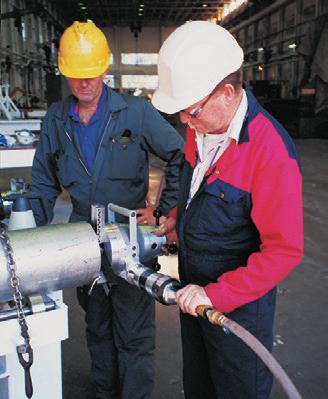 counterboring. Torque key adjustment on the mandrel prevents backlash and vibration, providing smoother cutting.