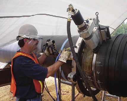 By modifying Tri Tool splitframe lathes, workers were able to sever out a section of the pipeline that contained a malfunctioning valve, while ensuring that the new valve section could be welded in