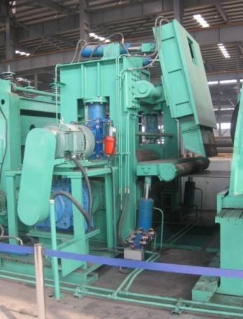 Peeler rotate by hydraulic Peeler open and close by hydraulic Peeler strengthen by three roller hydraulic Technical parameters: Width: 800-2000 mm Thickness: 5-25.