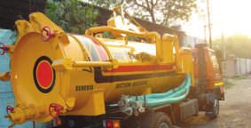 Sewer Cleaning Machine Specifications SUCTION JETTING GVW Total Tank Tank rive Type Vacuum isplacement Pressure(Bar) Tank rive Type Pressure ischarge (kgs) Capacity Capacity % Capacity