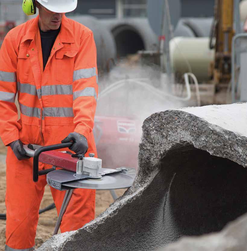 It is completely unaffected by water and dust, and all parts run in oil. The HYCON PREMIUM-saws are built for hard use day after day - without breakdowns.