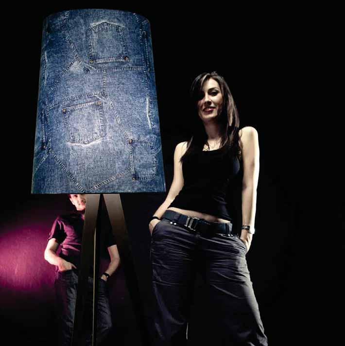 JEAN Design: INHOUE Floor lamp with 3-D structure in curved metal with black or