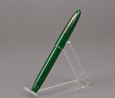 1950-52 Sheaffer Craftsman in Green as pictured. mine is slightly darker forest green.