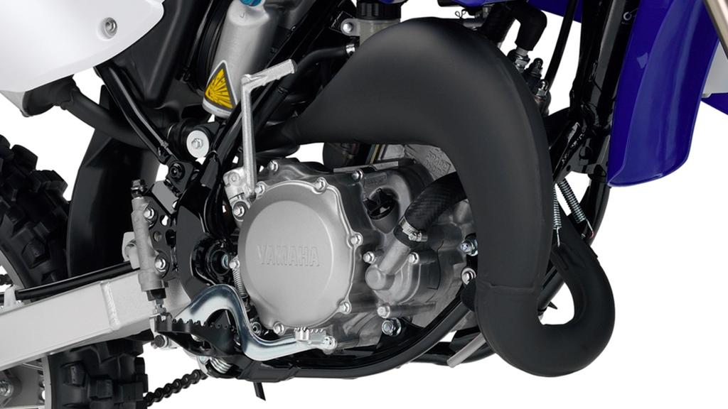 YZ85/LW High-performance liquid-cooled 2-stroke engine Races can be won or lost in the sprint to the first corner, and so the 85cc liquid-cooled 2-stroke engine has been tuned to