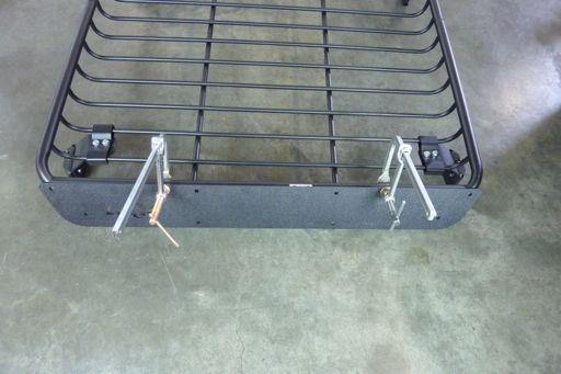 The screw and the roof rack tube are easily stripped.