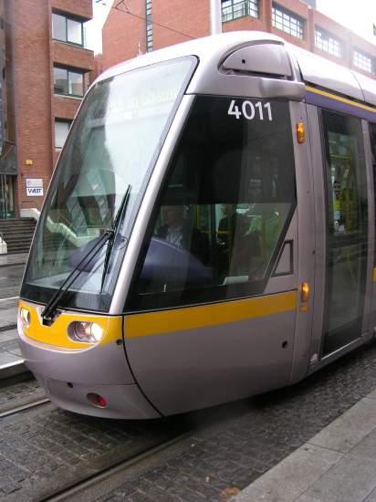 LUAS- Green Line facts St Stephen s Green to Sandyford 8km (5 mile) route 13 stops Light rail vehicles 40 metres
