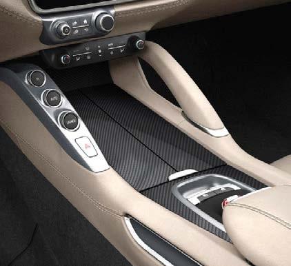 GTC4LUSSO / GTC4LUSSO T PASSENGER COMPARTMENT CUSTOMISATION The range of carbon fibre interior details offers owners extreme