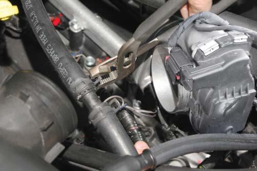 Cut the right hand side supercharger intercooler hose to join the left hand side LTR hose using the provided coupling