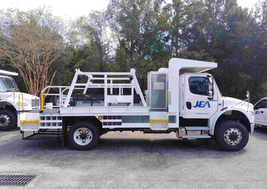 1. SCOPE It is the intent of the JEA to purchase THREE (3) 3T 4X2 CARGO REEL FLATBED UNITS.