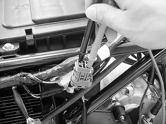 VOLTAGE REGULATION TEST Connect a voltmeter across the battery terminals. Start the engine and gradually increase the engine speed.