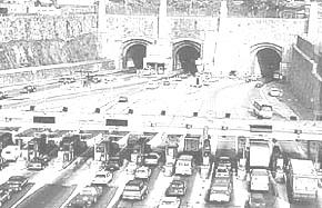 LINCOLN AND HOLLAND TUNNELS (LT AND HT) The Lincoln Tunnel is the world s only three-tube underwater vehicular tunnel facility.