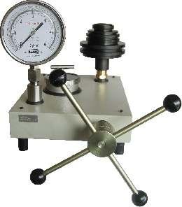 As primary standards, dead weight Testers are used for the calibration of electronic or mechanical pressure measuring instruments.