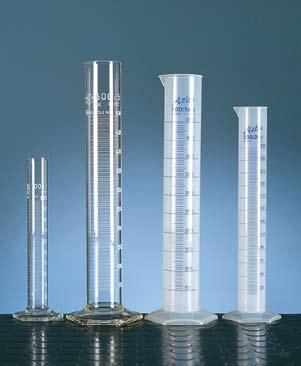 82 Laboratory Equipment - Glass and Plastic Ware Glass and Plastic Ware Beakers and Covers EL82-0120 EL82-0140 EL82-0200 EL82-0220 EL82-0260 Beaker, borosilicate glass, squat form.