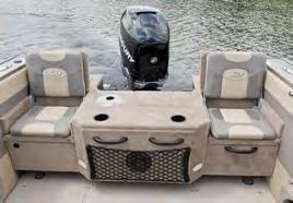 design 4 stainless steel recessed cleats 2 deluxe convertible seats Bow and stern ProFlo TM Plus aerated livewell system 12V or