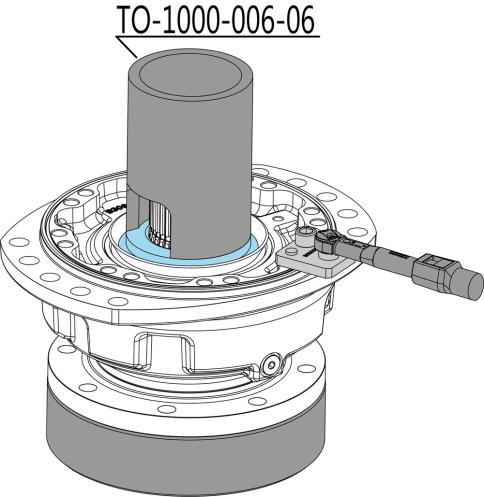 Apply the force F max = 161, 3 kn on the bearing (1305) with special tool. Ref.