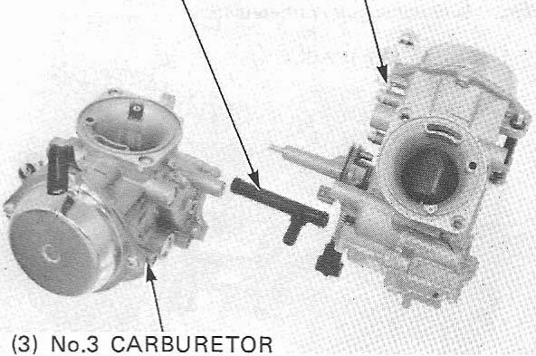 CAUTION Separate the carburetors horirontaily to prevenr damage to