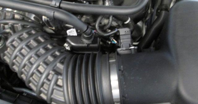 Remove the engine decorative covers from the engine by simply pulling them upwards released them from there mounting