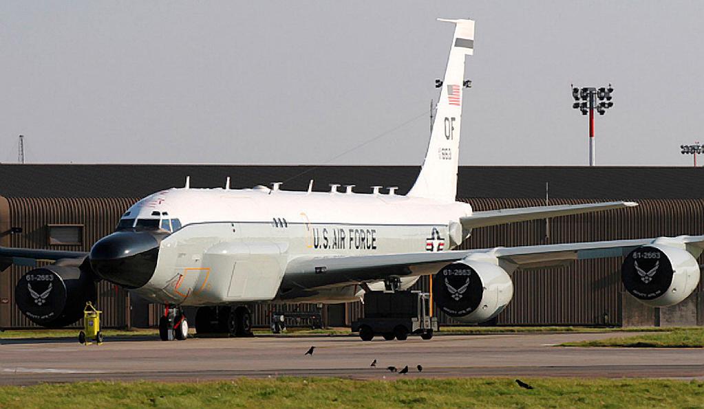 RC-135W 