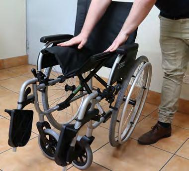 Stand the wheelchair in an upright position on a flat, level surface When opening the carton, ensure it is done in a safe and careful manner.