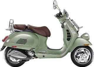 Vespa Primavera Touring in the exclusive Verde Portofino color offers everything you love about the
