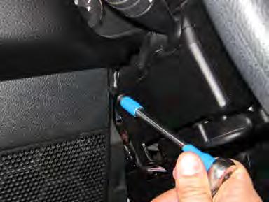 2011-2015 Wrangler Raxiom Navigation Contents: (1) - Raxiom Head Unit (1) - Headphone Jack With Wire (A) (1) - GPS Antennae With Wire (B) 1 C B D A E G F I H J attach to 12V 2 (1) - External