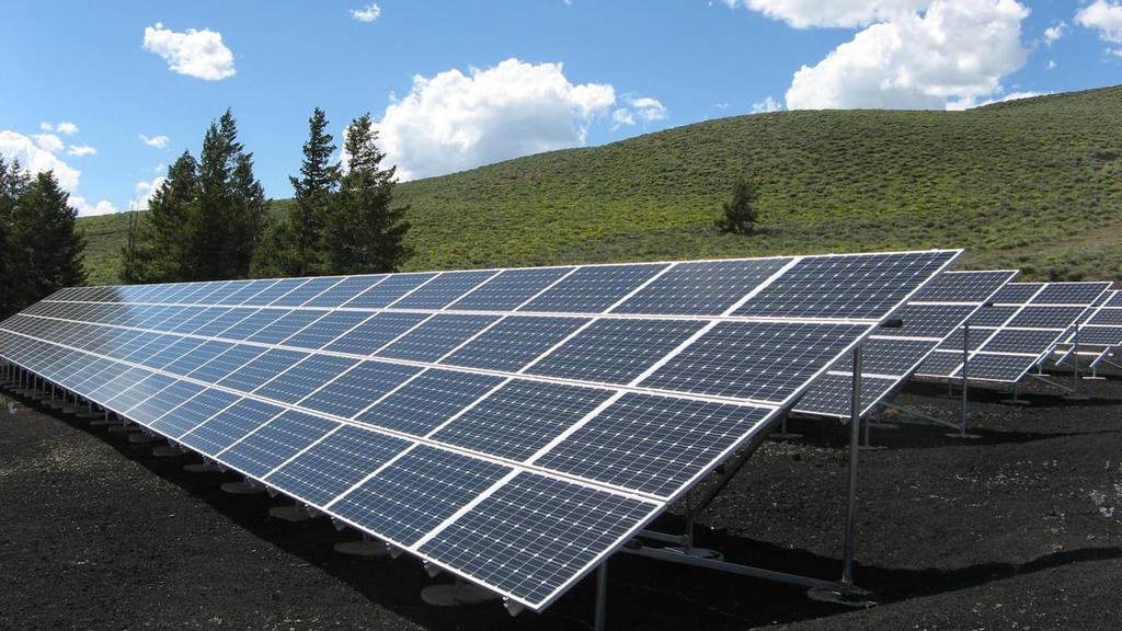 Beyond backup: Racing toward a zero-pollution, sustainable energy future Energy storage for intermittent power generators such as solar and wind By connecting Ampd Silo to a solar PV system or to