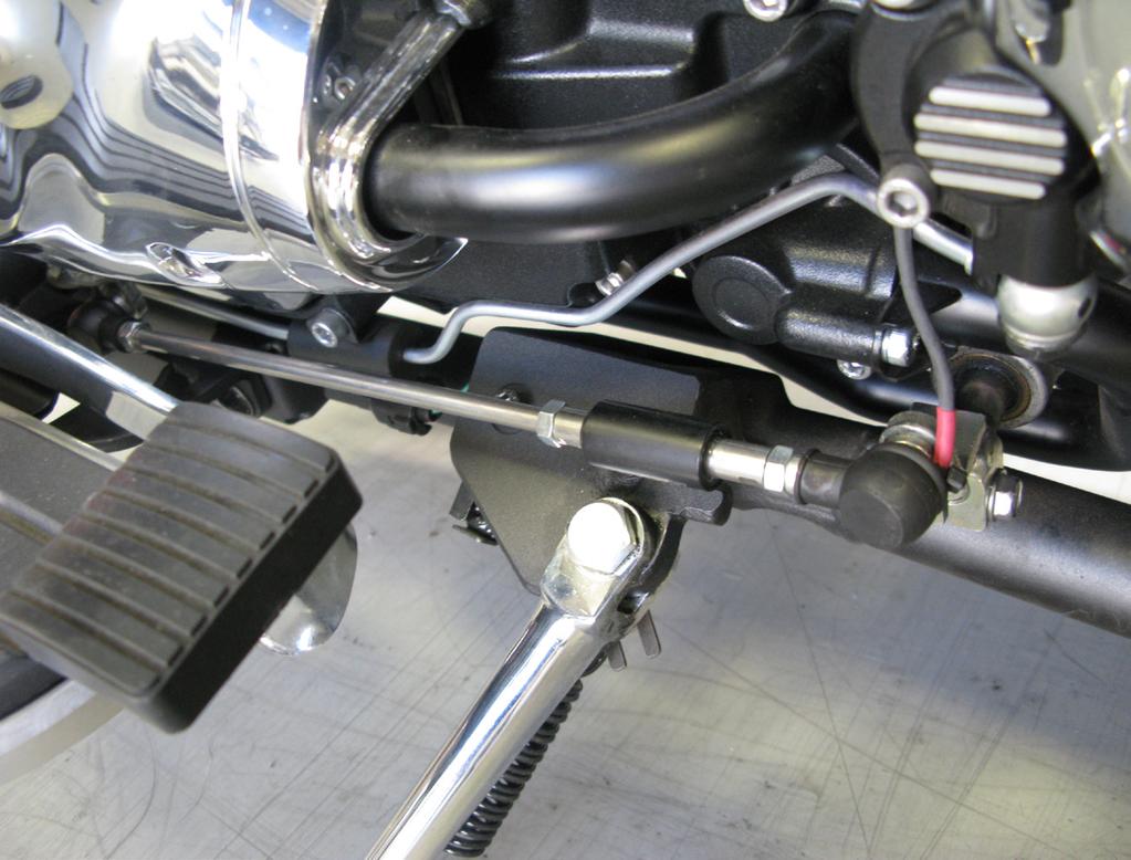 NOTE: The Bazzaz coil connectors will be labeled for the front coil. 7>QUICKSHIFT 7.1 1. Remove the factory shift rod, then install the Bazzaz shift switch on the rear linkage.