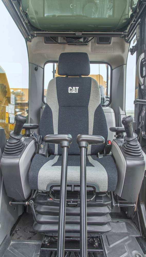 Safe and Quiet Cab The cab contributes to your comfort thanks to special viscous mounts and special roof lining and sealing, that limit vibration and unnecessary sound.