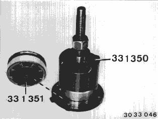 Press out outer bearing race with special tool 33 1 350