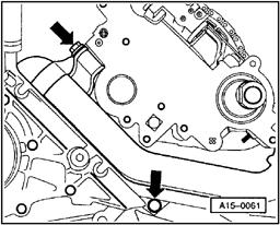 Page 27 of 62 15-23 - Unbolt coolant hose at front of cylinder head (arrows).