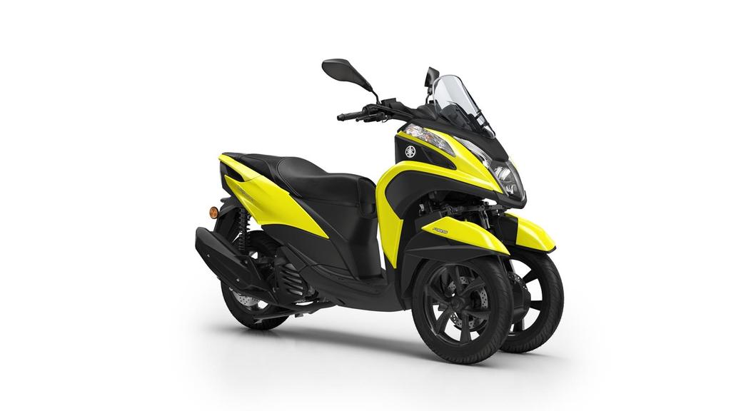 Everything about this unique 125cc 3-wheeler is designed to meet the needs of those people who want to be confident riding a scooter.