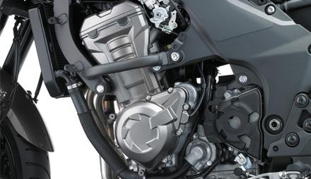 Exciting Engine To maximise the Versys 1000's fun factor, engineers wanted to provide the most exciting engine possible. The engine needed to deliver more than just performance figures.
