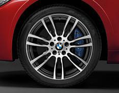 exterior equipment: M Aerodynamics package with front apron, side skirts and rear apron with diffuser insert in Dark Shadow metallic BMW kidney grille with eight exclusively designed vertical slats