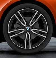 It can be rotated through 360, tilted and fixed in the desired position. 17" light alloy V-spoke style 479 wheels.