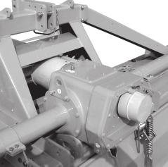OPERATING Gearbox The machine is equipped with a three-speed lever operated gearbox which can supply two different ranges of spinning values for the blade rotors in relation to the pair of gears