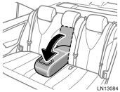 SEATBACK ANGLE ADJUSTING LEVER Lean forward and pull the lever. Then lean back to the desired angle and release the lever.