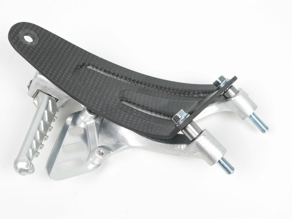 6. For optional carbon fiber muffler bracket: asemble passenger s footrest with the Akrapovič