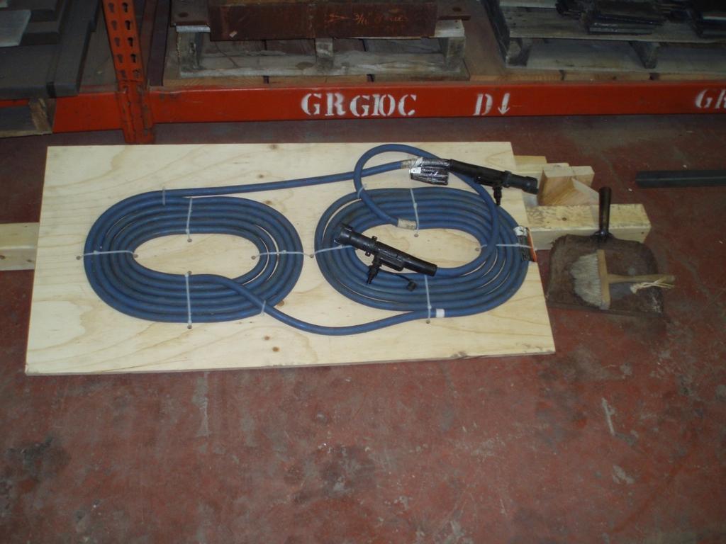 Double Turn Coil for Flat Plate Using one heating coil, a double turn pancake style coil is being laid out for preheat testing in front of a moving