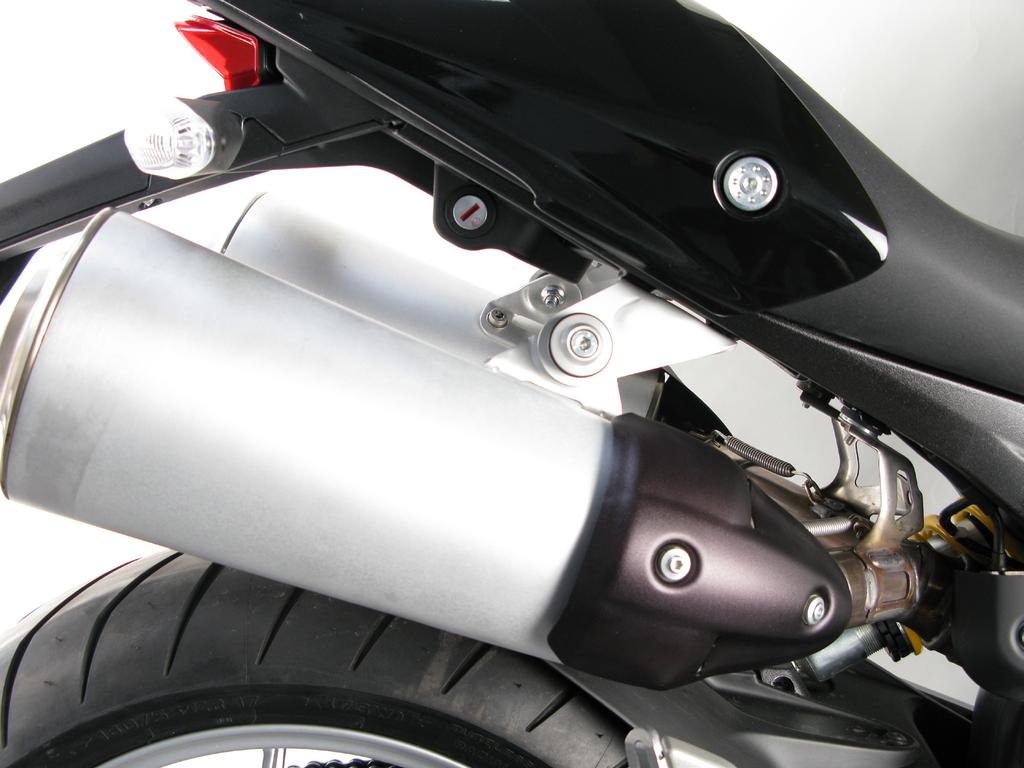 www.akrapovic.com REMOVAL OF STOCK EXHAUST SYSTEM 1.