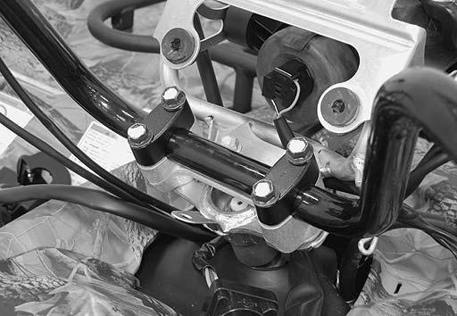 6B-4 Steering / Handlebar: 9) Remove the handlebar upper clamps (7) and handlebars (8). 8 Install the washers (3) and bolts (4) as shown in the steering/handlebars construction.
