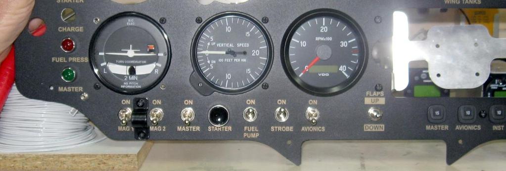 The photo above shows the analogue instrumentation for a Standard panel. Note the Garmin GPS bracket above the circuit breakers.