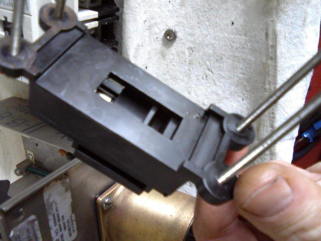 Reassemble circuit breaker