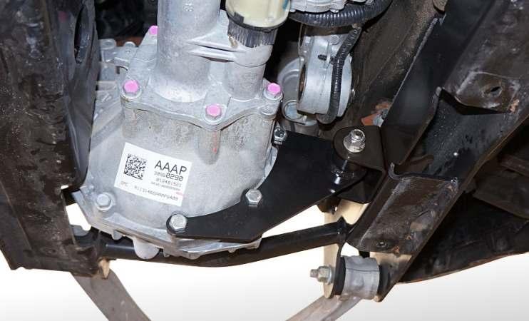 4) Attach differential torque bracket RS176822 to the front differential with the 10mm hardware from kit RS860821. Use thread lock on bolts. Snug bolts to about 10 lb-ft.