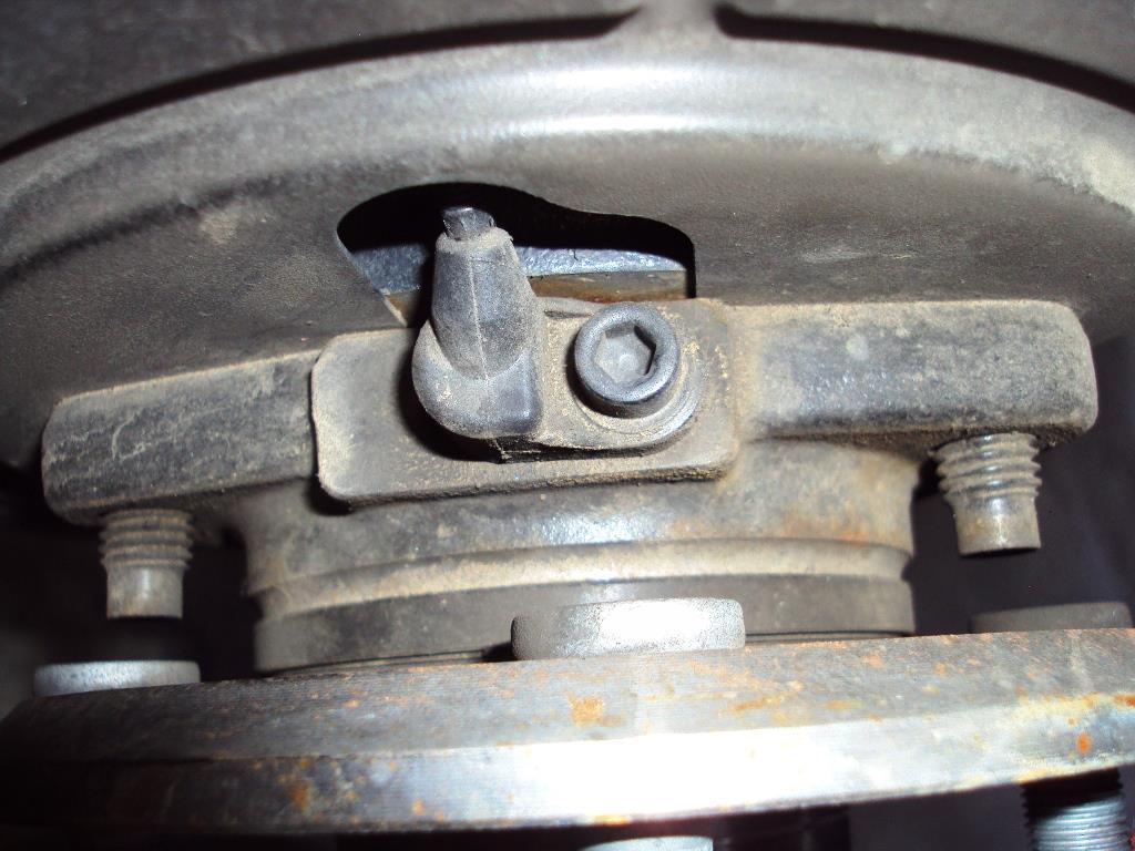 5) Remove the bolt that hold the wheel speed sensor to the