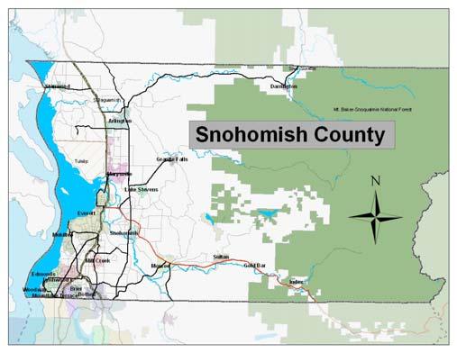 COUNTY CHARACTERISTICS AND SUMMARY Snohomish County ranks third in overall population after King and Pierce counties. According to the U.S. Census Bureau, the county has a total area of 2,196 square miles (5,689 km²), of which, 2,089 square miles (5,411 km²) of it is land and 107 square miles (278 km²) of it (4.