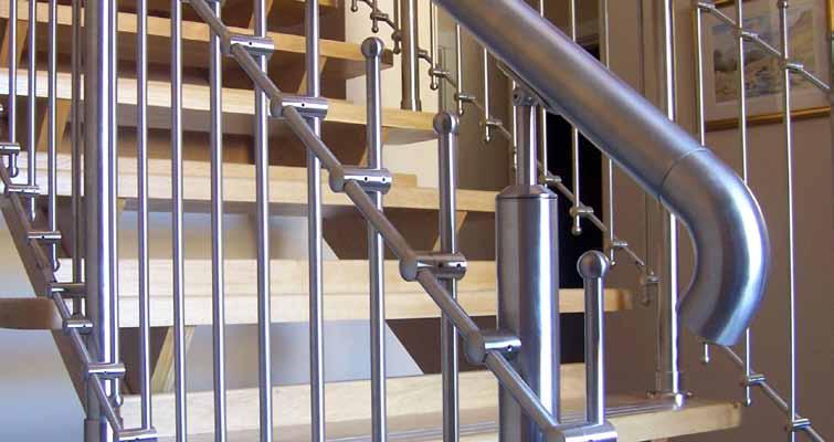 BAR SYSTEM Our crossbar system can provide a modern handrail and balustrade for