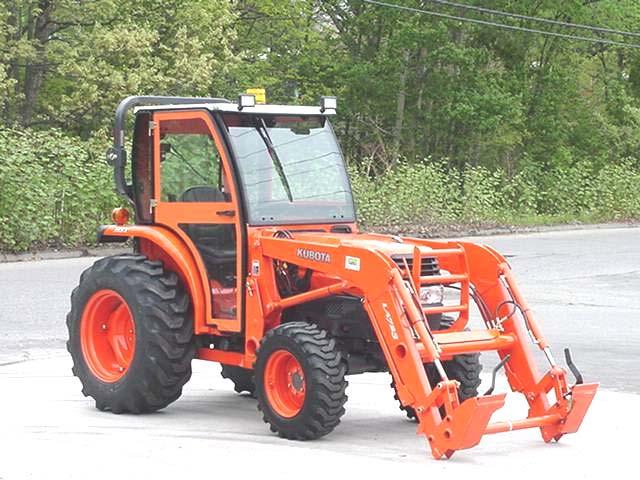 INSTALLATION & OWNER S MANUAL CAB INSTALLATION INSTRUCTIONS KUBOTA GRAND L 30 SERIES HARD SIDED CAB ENCLOSURE (p/n 1KU3AS) SOFT SIDED CAB ENCLOSURE (p/n 1KU3SS) This Curtis Cab is designed and
