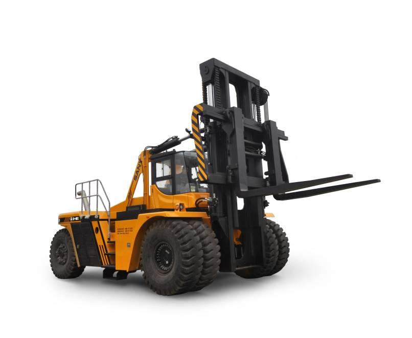 Configuration parameters SCP380C Main parameters Performance parameters Engine Transmission Drive axle Fork Tire type Model Rated power Emission standard Dimension(L W T) Shift distance Applied scope