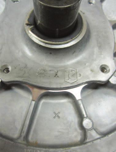Install MTX weights into clutch and tighten weight pins with self-locking nuts and torque to 20 in/lbs (2 Nm). (Refer to illustration #5 for proper weight pin orientation) Illustration #6 B-10.